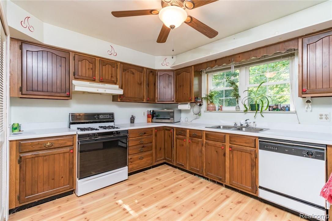 30 Santa Rosa Drive Howell, MI 48843 - Photo 7 of 28 KB062918-3.jpg