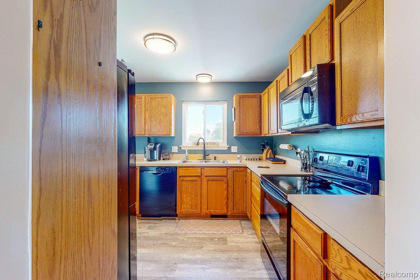 2750 North Hughes Road Howell, MI 48855 - Photo 15 of 44 Gallery Image 15