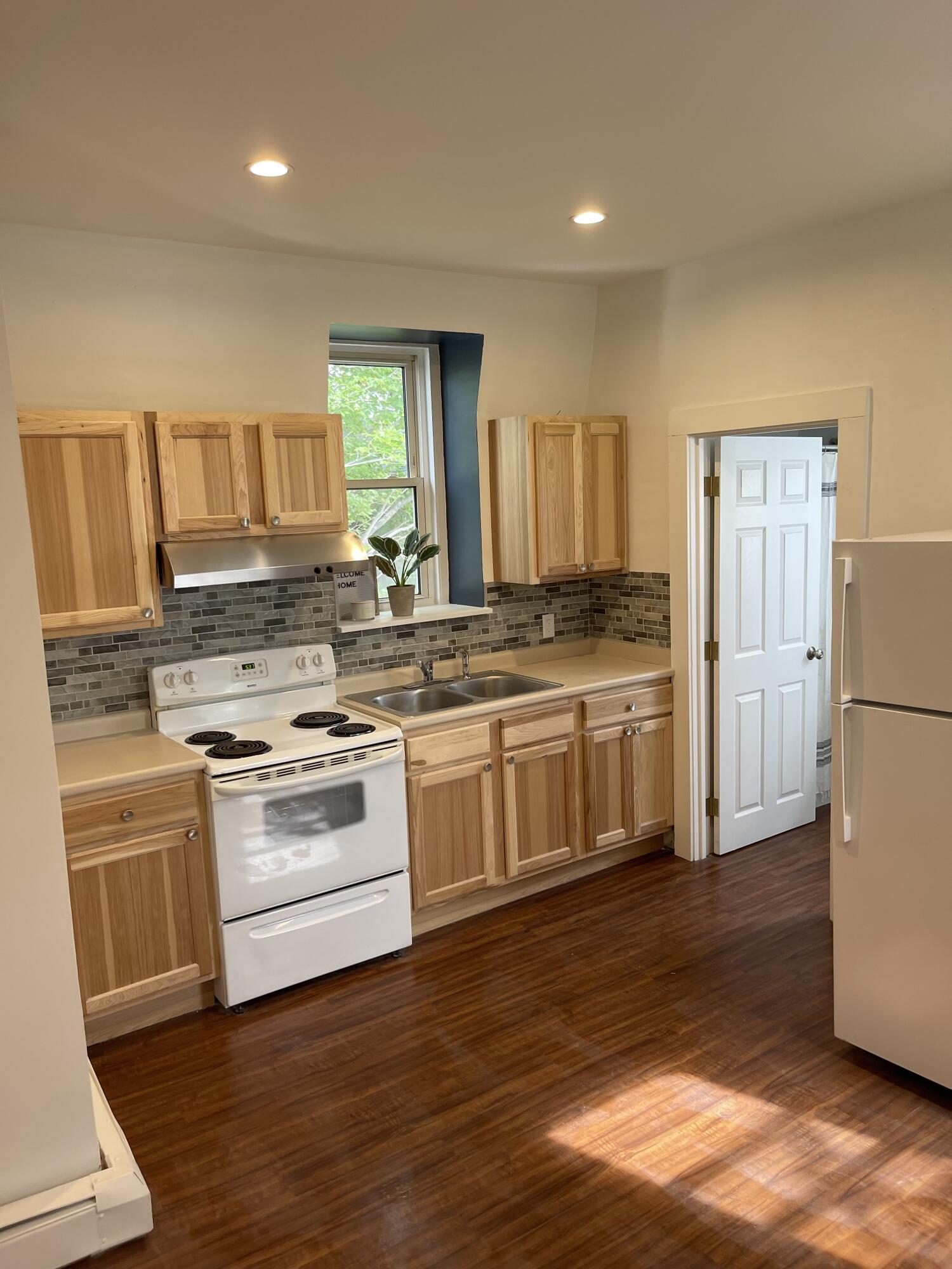 87 Pool Street Biddeford, ME 04005 - Photo 19 of 36 86333807-D964-4EF8-A3D2-F3AED55984B7