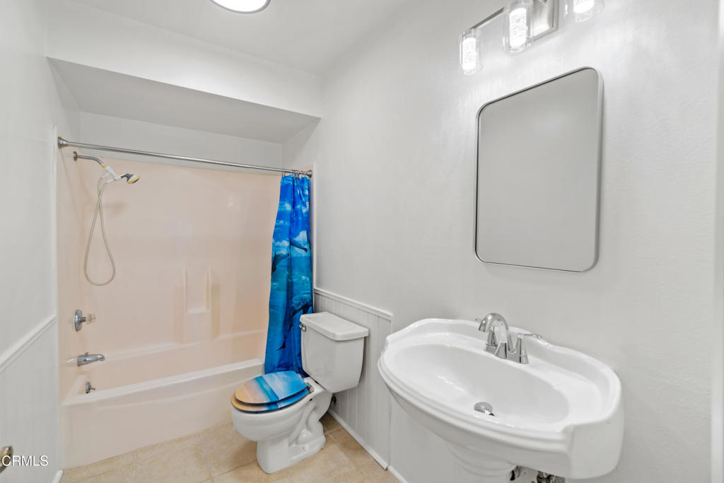 426 Reed Way Port Hueneme, CA 93041 - Photo 18 of 34 a bathroom with a sink toilet and shower