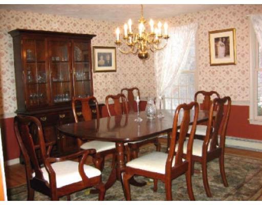 127 Chestnut Street Upton, MA 01568 - Photo 4 of 14 Gallery Image 4