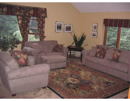 127 Chestnut Street Upton, MA 01568 - Photo 6 of 14 Gallery Image 6