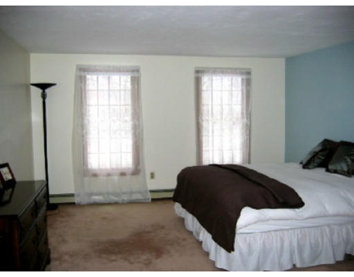 127 Chestnut Street Upton, MA 01568 - Photo 9 of 14 Gallery Image 9