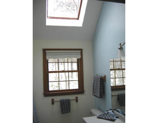 127 Chestnut Street Upton, MA 01568 - Photo 10 of 14 Gallery Image 10