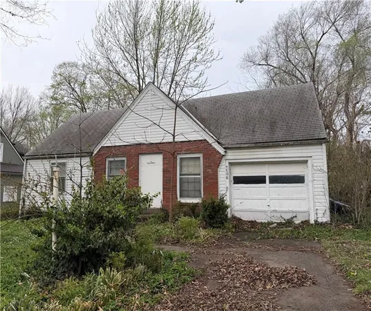 $100,000 | 7708 Grand Avenue, Kansas City, MO 64114