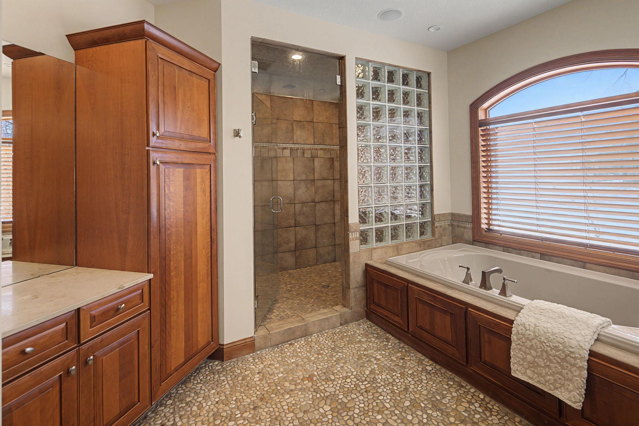 14250 Trace Ridge Road Minnetonka, MN 55391 - Photo 20 of 44