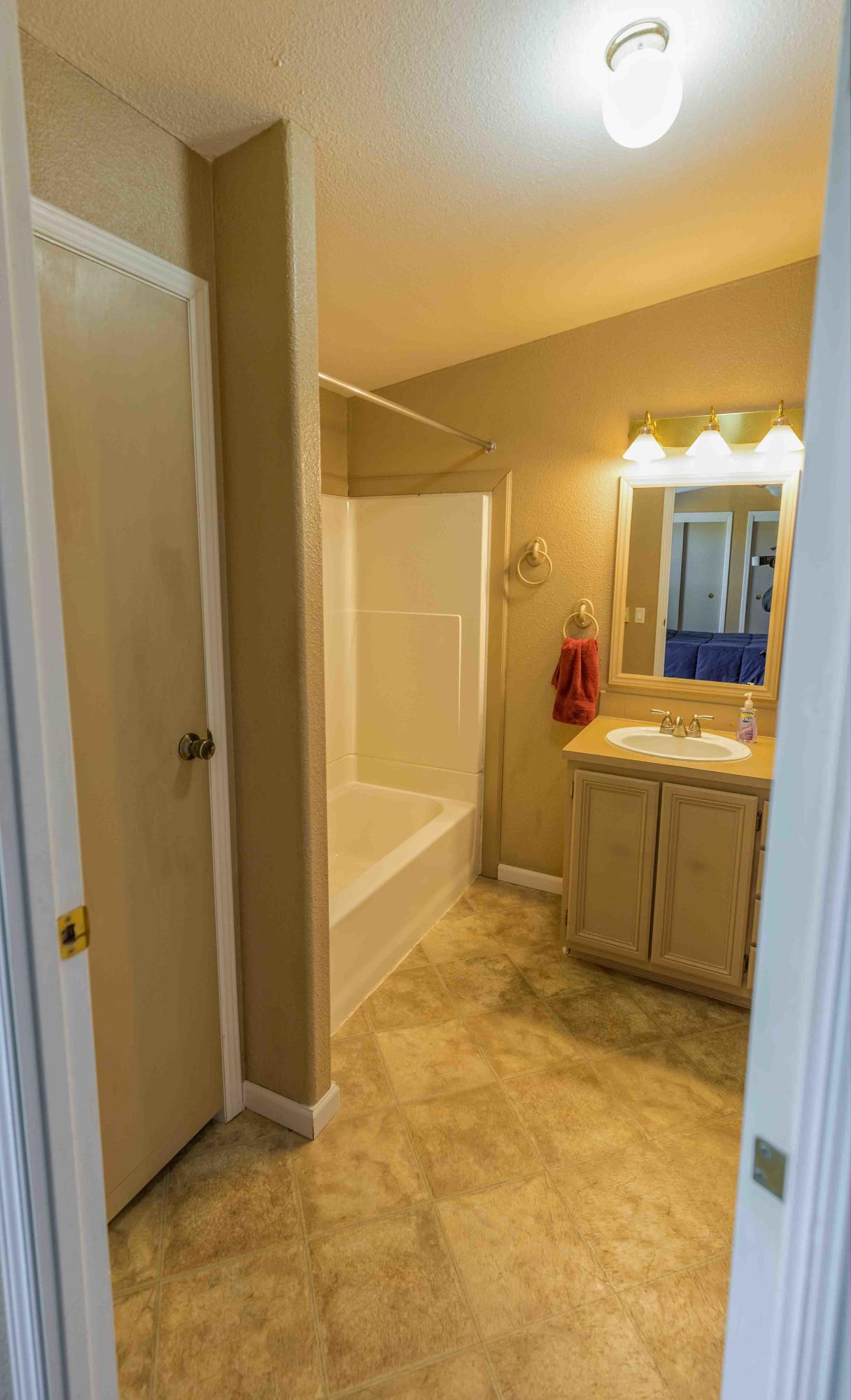 6223 Southwest Rim Road Terrebonne, OR 97760 - Photo 12 of 21 Master Bath