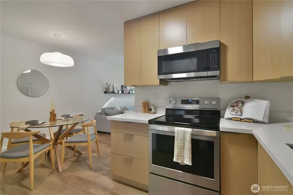 $2,600 | 6236 137th Place Northeast, Unit 229, Redmond, WA 98052