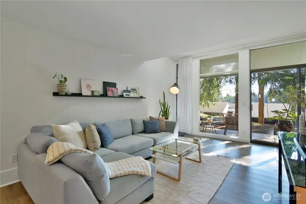 $2,600 | 6236 137th Place Northeast, Unit 229, Redmond, WA 98052