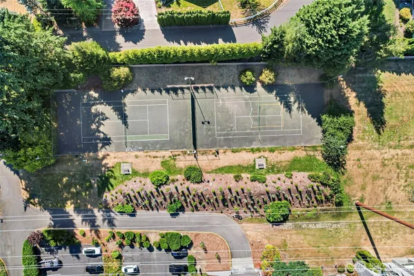 $2,600 | 6236 137th Place Northeast, Unit 229, Redmond, WA 98052