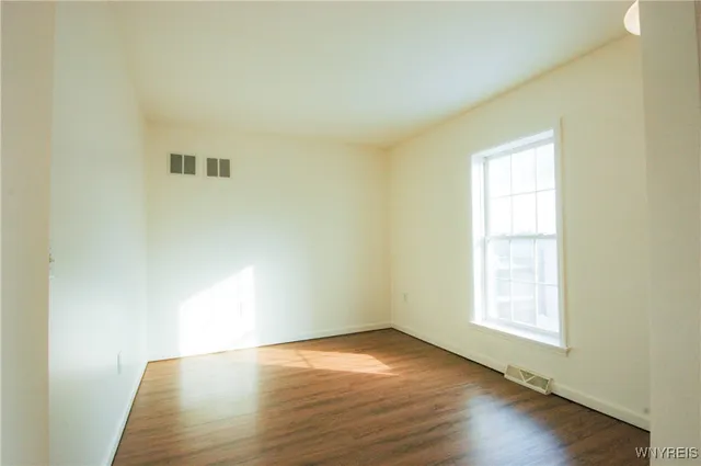 $199,900 | 70 Church Street, Le Roy, NY 14482