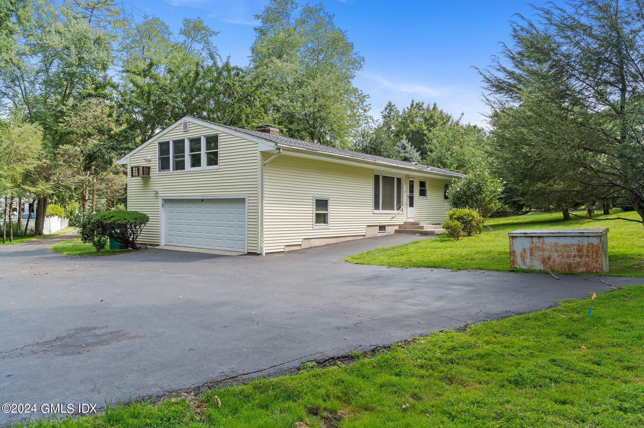 25 Mary Lane Riverside, CT 06878 - Photo 2 of 18 2 - 25 Mary Lane