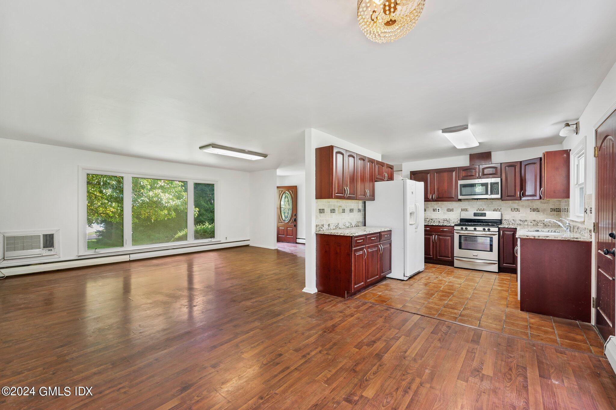 25 Mary Lane Riverside, CT 06878 - Photo 6 of 18 5 - 25 Mary Lane