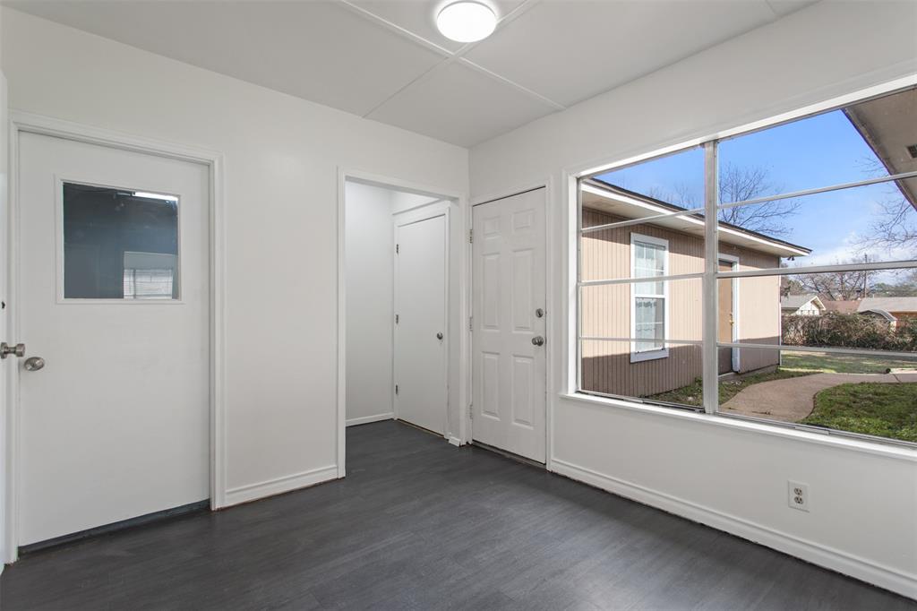 3126 Colgate Avenue Tyler, TX 75701 - Photo 12 of 33 an empty room with windows and closet