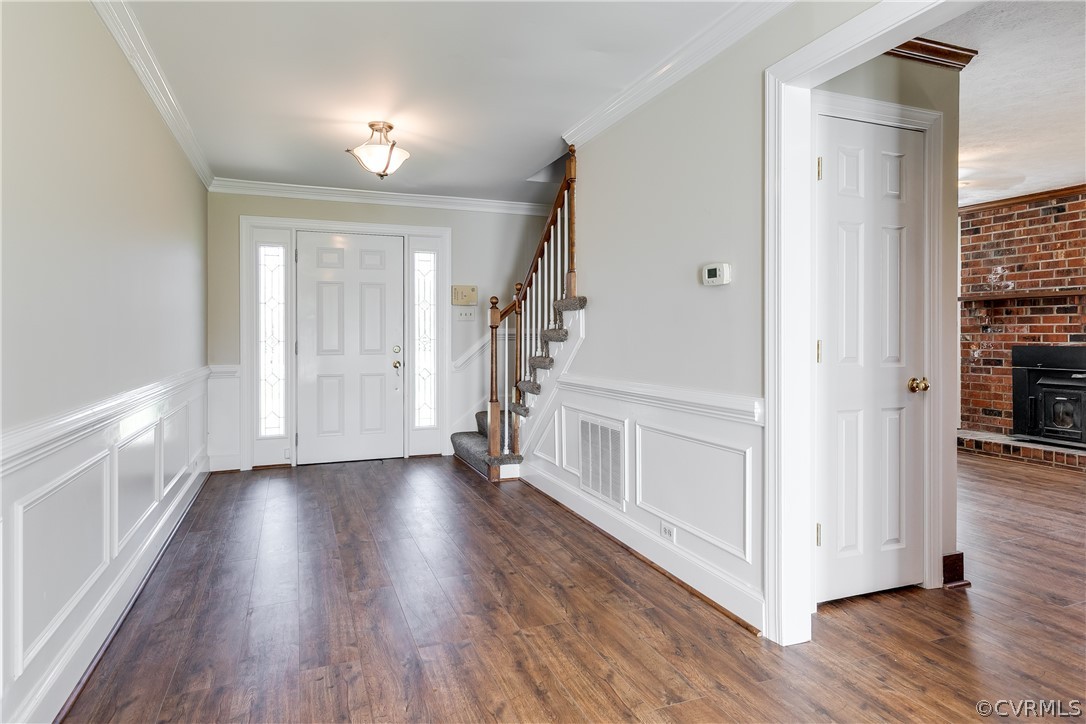 17523 Old Ridge Road Montpelier, VA 23192 - Photo 6 of 50 a view of a hallway with wooden floor and staircase