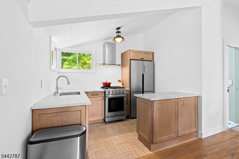 106 Seneca Lake Road Sparta, NJ 07871 - Photo 4 of 24