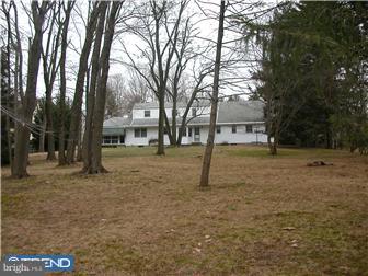 17 Ravine Road Ewing, NJ 08628 - Photo 3 of 10 Exterior Back