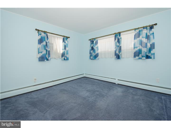 10 Crystal Road Levittown, PA 19057 - Photo 11 of 23