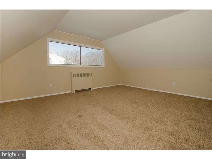 10 Crystal Road Levittown, PA 19057 - Photo 14 of 23