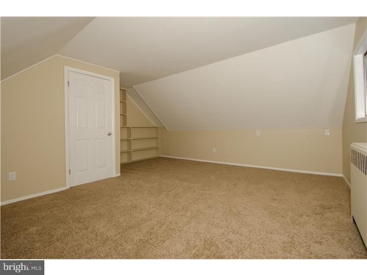 10 Crystal Road Levittown, PA 19057 - Photo 15 of 23