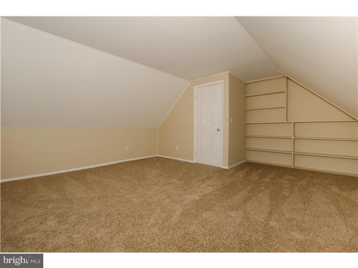 10 Crystal Road Levittown, PA 19057 - Photo 16 of 23