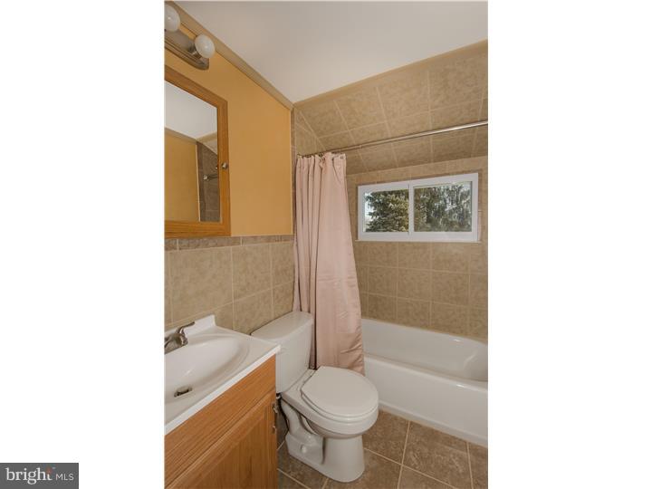 10 Crystal Road Levittown, PA 19057 - Photo 17 of 23