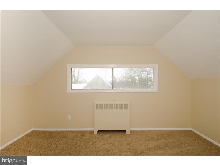 10 Crystal Road Levittown, PA 19057 - Photo 18 of 23