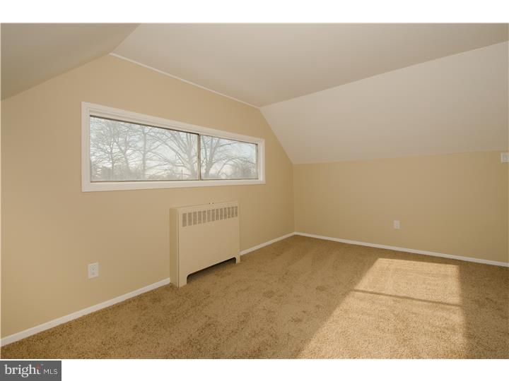 10 Crystal Road Levittown, PA 19057 - Photo 19 of 23