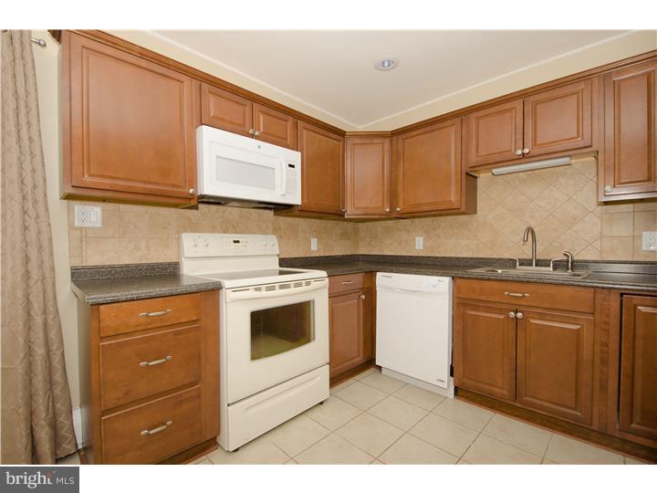 10 Crystal Road Levittown, PA 19057 - Photo 9 of 23