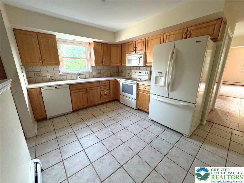 5271 Hillside Road Northampton, PA 18067 - Photo 28 of 61 Kitchen