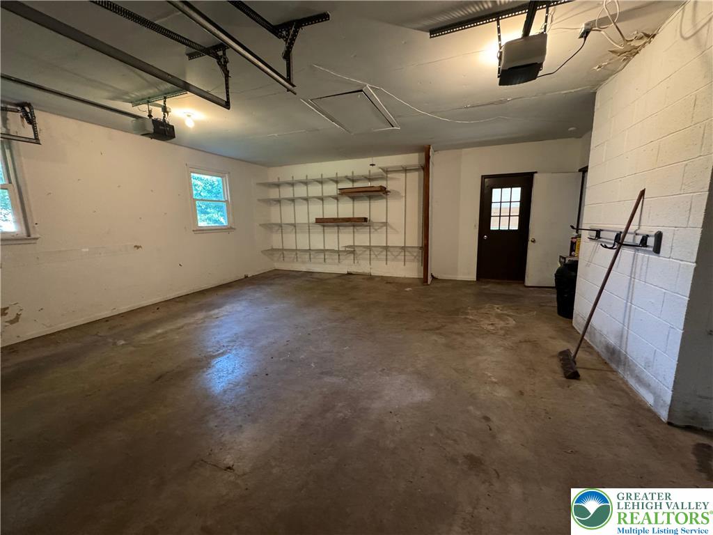 5271 Hillside Road Northampton, PA 18067 - Photo 60 of 61 Garage