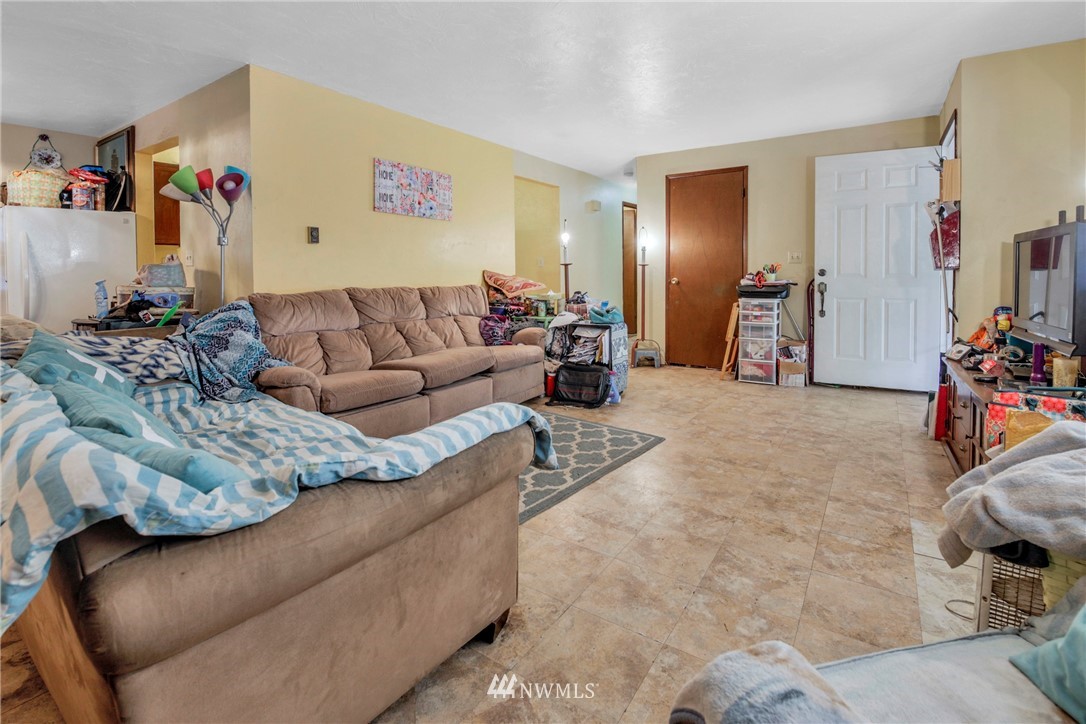 104 Raintree Loop Southeast Rainier, WA 98576 - Photo 8 of 19 Gallery Image 8