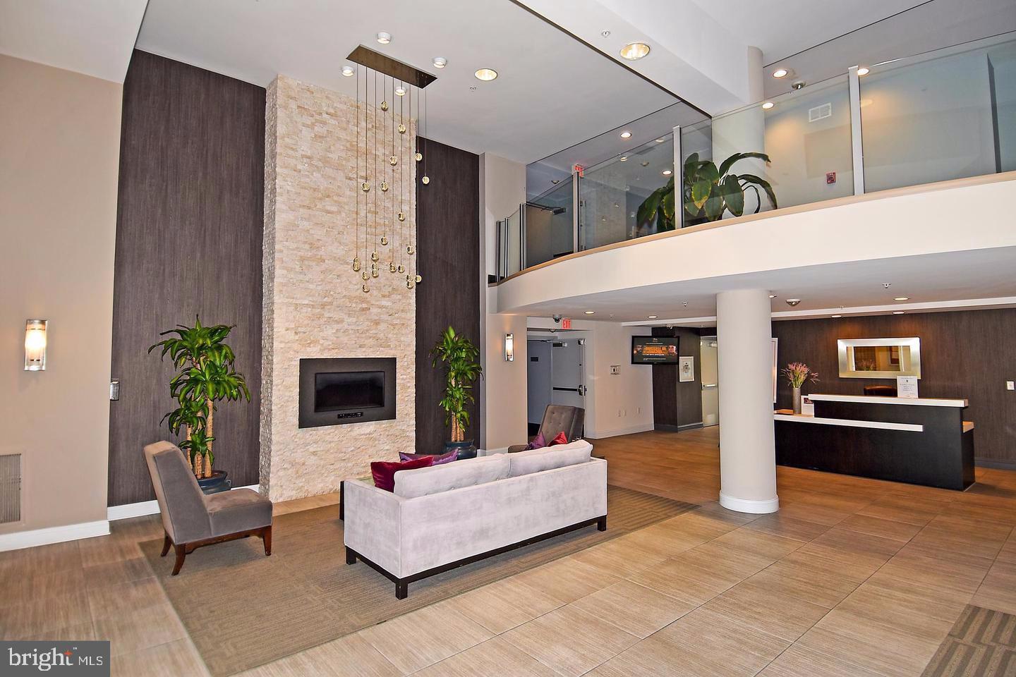 6301 Edsall Road, Unit 215 Alexandria, VA 22312 - Photo 4 of 41