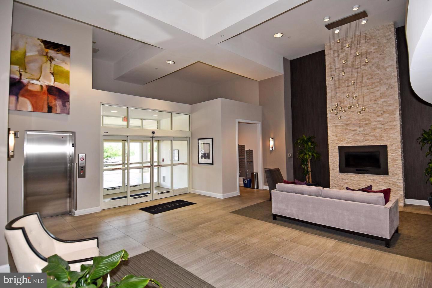 6301 Edsall Road, Unit 215 Alexandria, VA 22312 - Photo 5 of 41