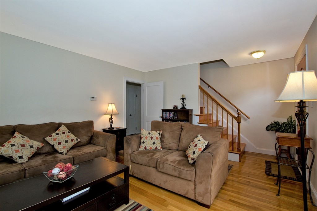 17 Loris Road Peabody, MA 01960 - Photo 5 of 21 Gallery Image 5