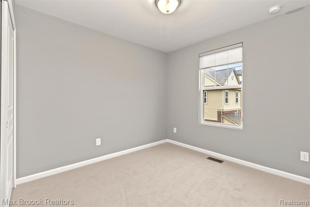 2944 Glenbar Circle, Unit 85 Rochester, MI 48307 - Photo 24 of 45 Gallery Image 24