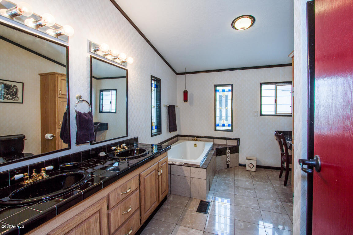 54032 West Hawk Hill Road Maricopa, AZ 85139 - Photo 17 of 33 hawkill mstr bath