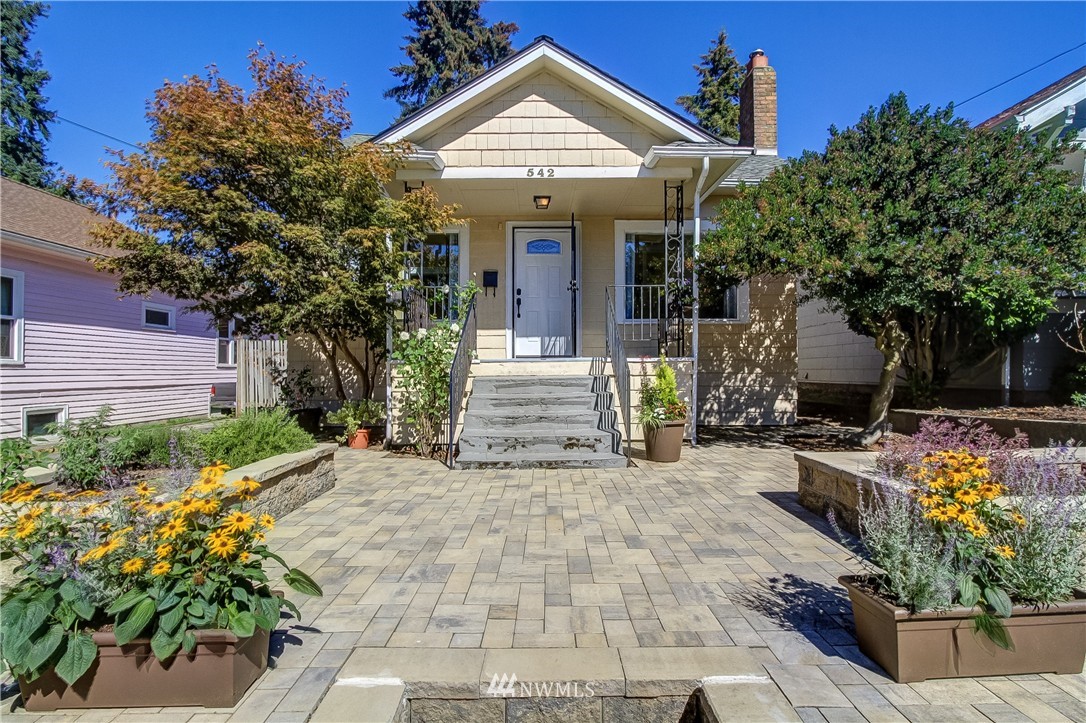 542 North 80th Street Seattle, WA 98103 - Photo 1 of 18 Gallery Image 1