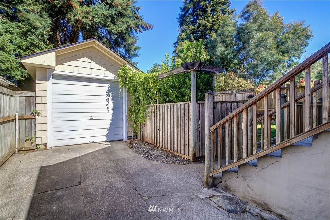 542 North 80th Street Seattle, WA 98103 - Photo 17 of 18 Gallery Image 17