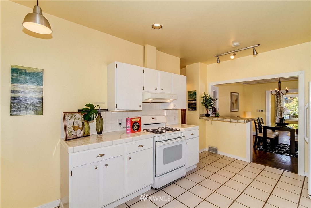 542 North 80th Street Seattle, WA 98103 - Photo 7 of 18 Gallery Image 7