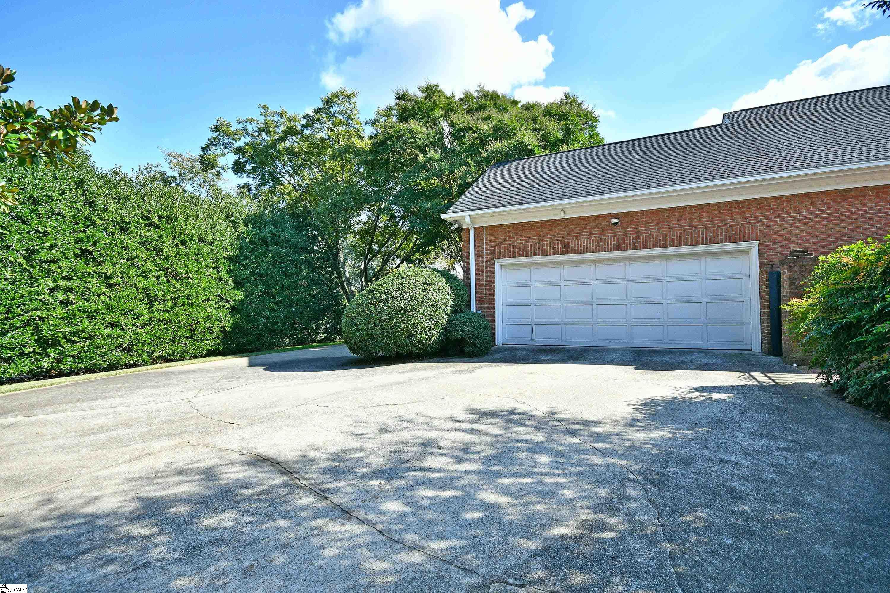 338 East Parkins Mill Road Greenville, SC 29607 - Photo 5 of 36