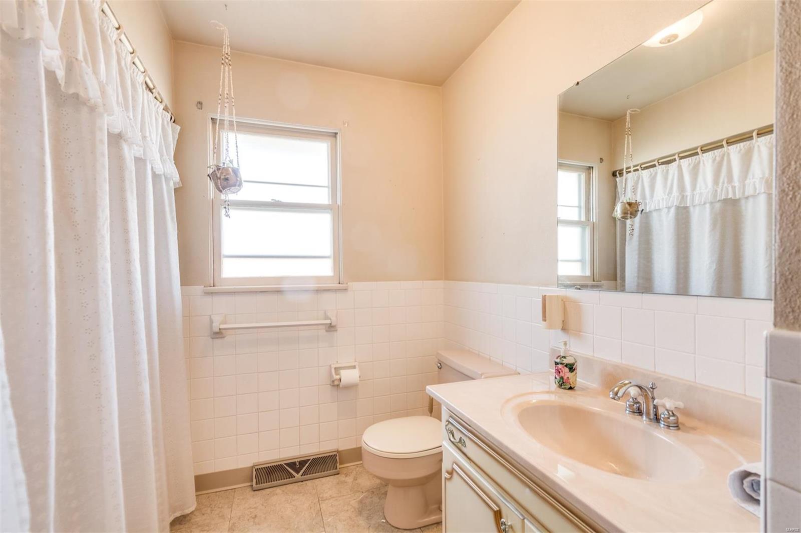 705 Sunset Lane Waterloo, IL 62298 - Photo 11 of 27 Gallery Image 11