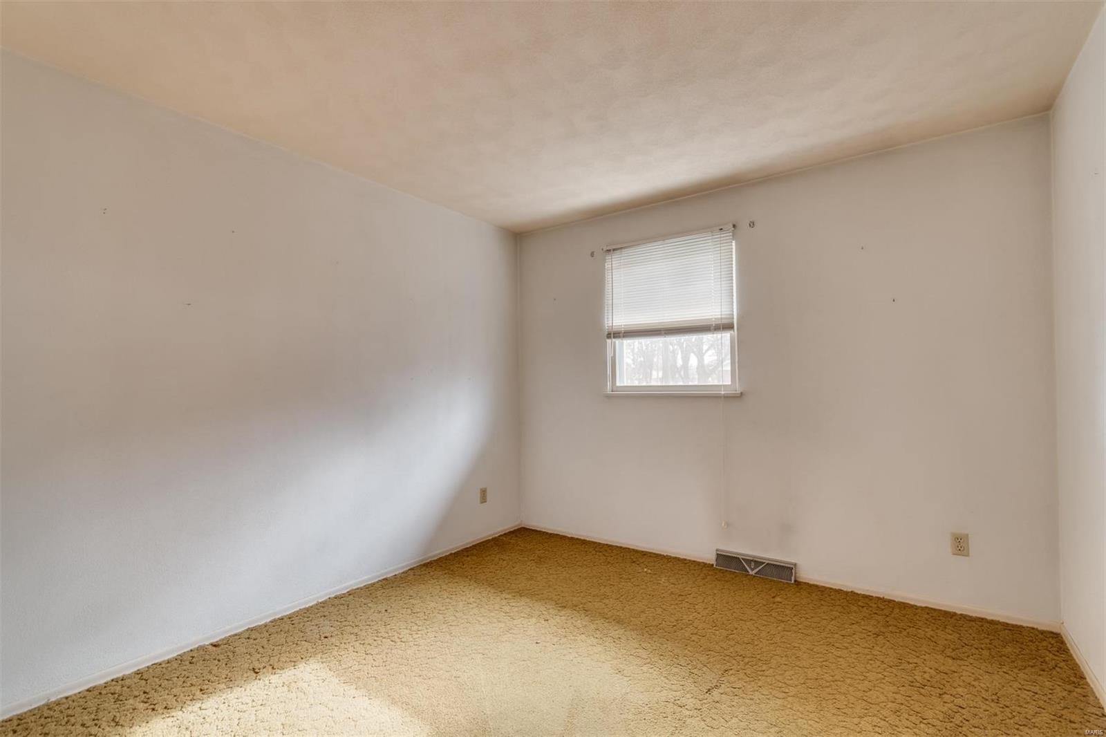 705 Sunset Lane Waterloo, IL 62298 - Photo 17 of 27 Gallery Image 17