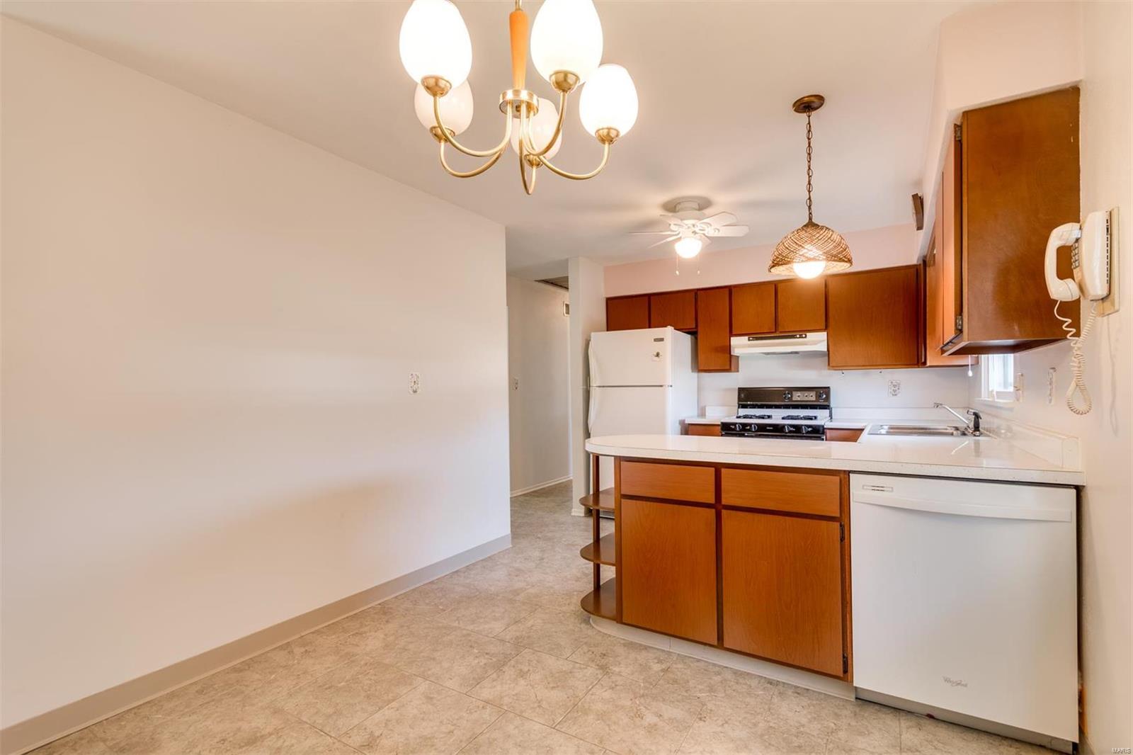 705 Sunset Lane Waterloo, IL 62298 - Photo 3 of 27 Gallery Image 3