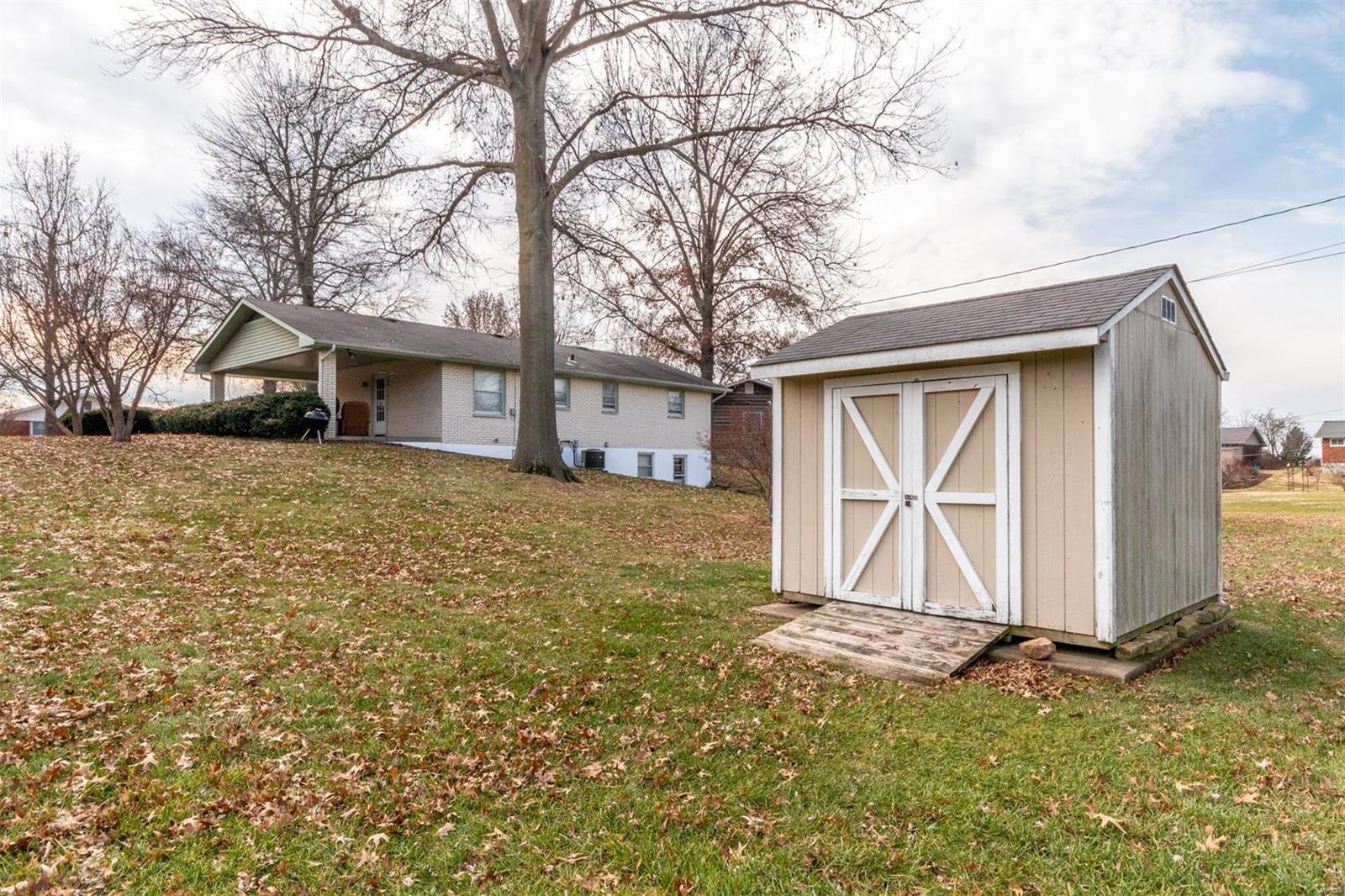 705 Sunset Lane Waterloo, IL 62298 - Photo 25 of 27 Gallery Image 25