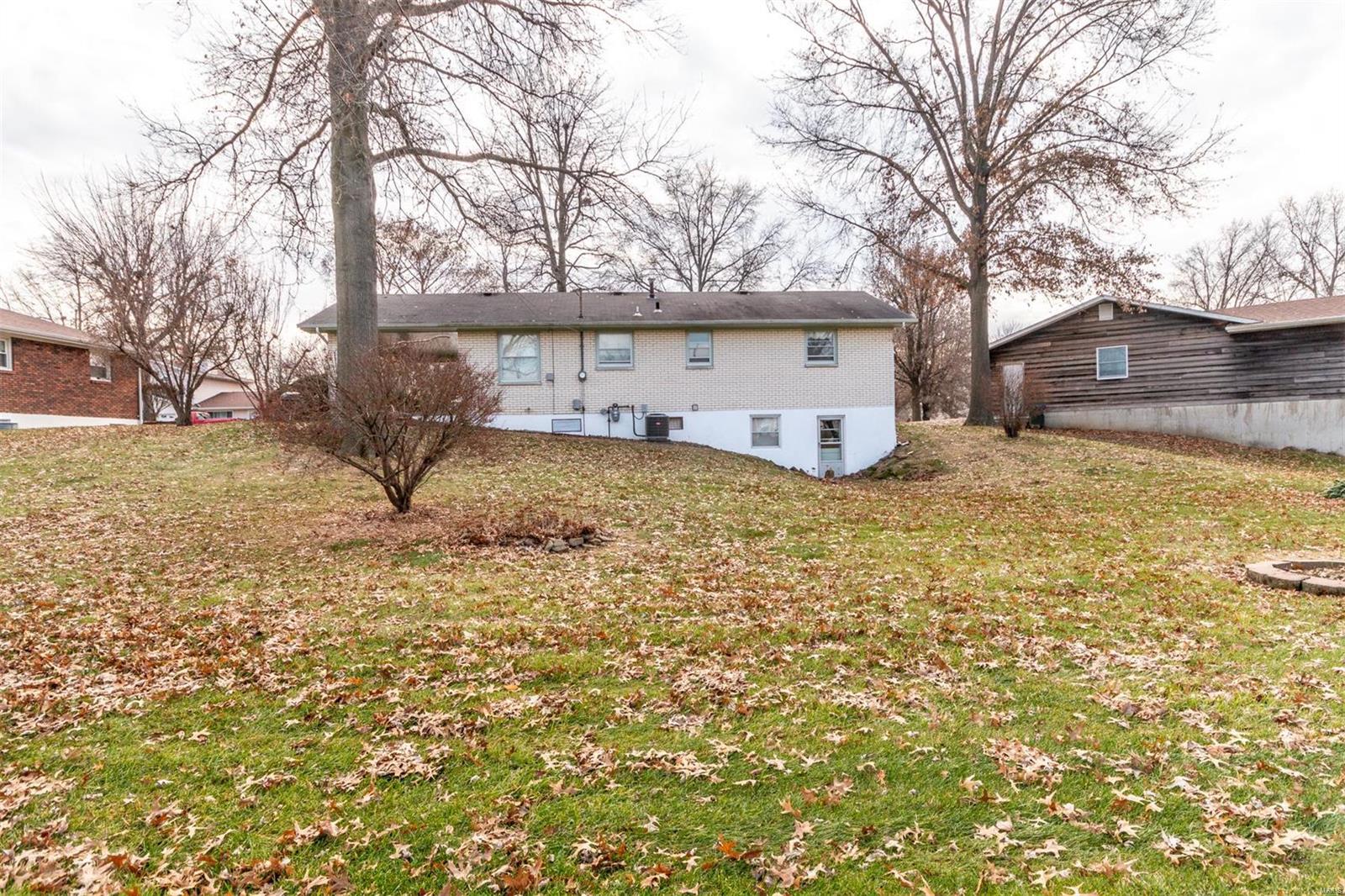 705 Sunset Lane Waterloo, IL 62298 - Photo 26 of 27 Gallery Image 26