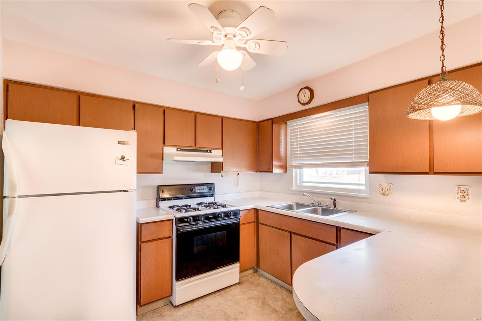 705 Sunset Lane Waterloo, IL 62298 - Photo 5 of 27 Gallery Image 5