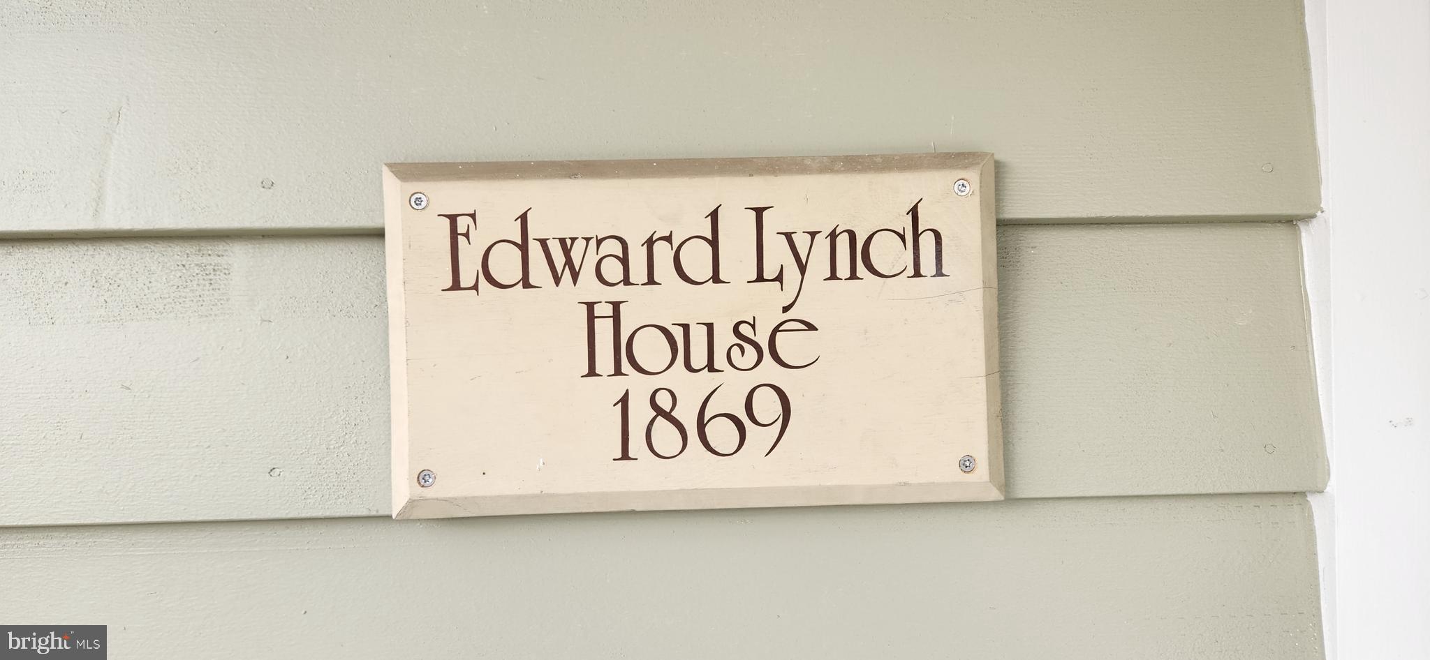 173 Washington Street Doylestown, PA 18901 - Photo 5 of 17 a close up of a wall