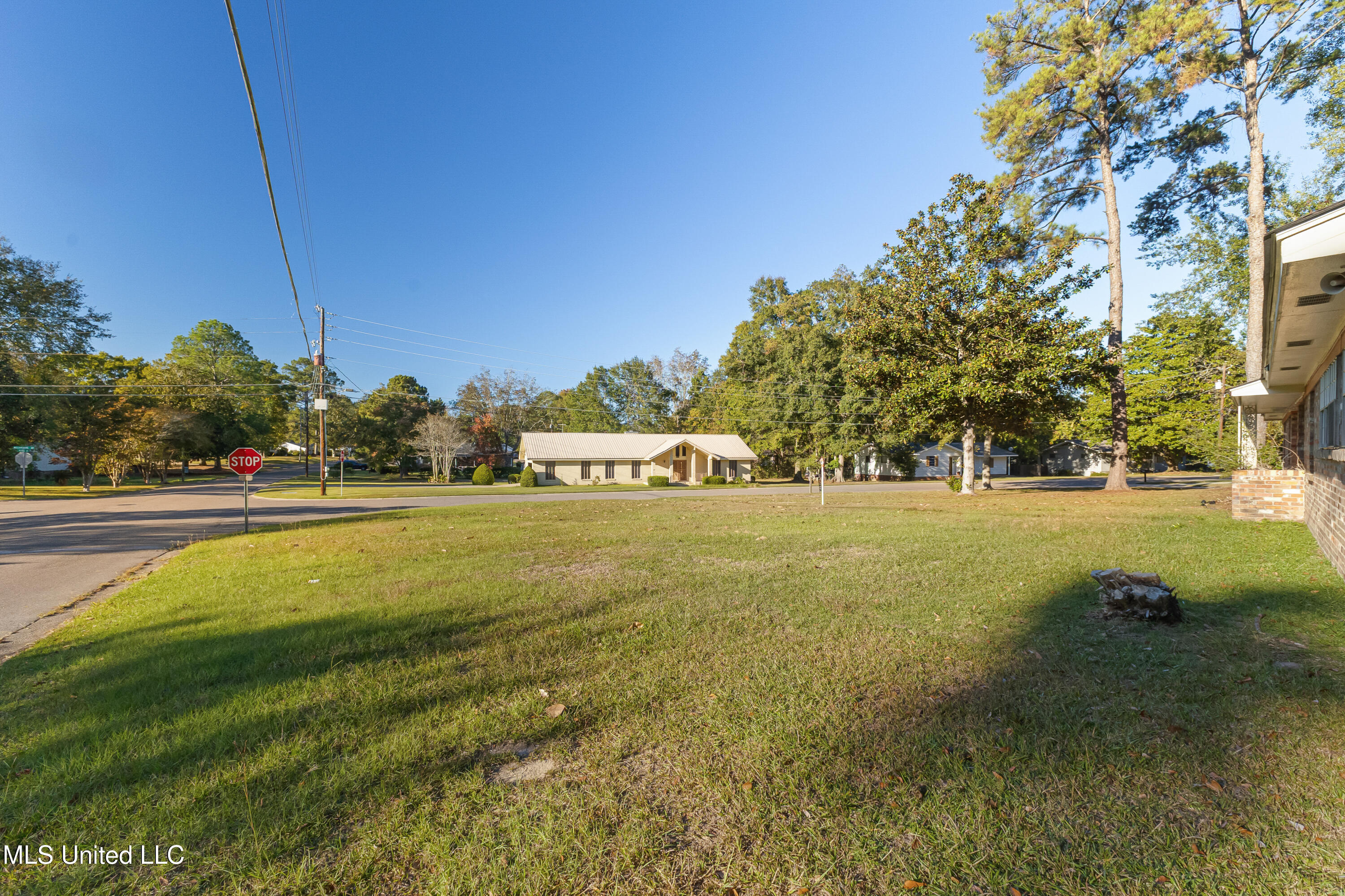 2816 Williamsburg Road Hattiesburg, MS 39402 - Photo 37 of 45 2816_Williamsburg_Rd-3