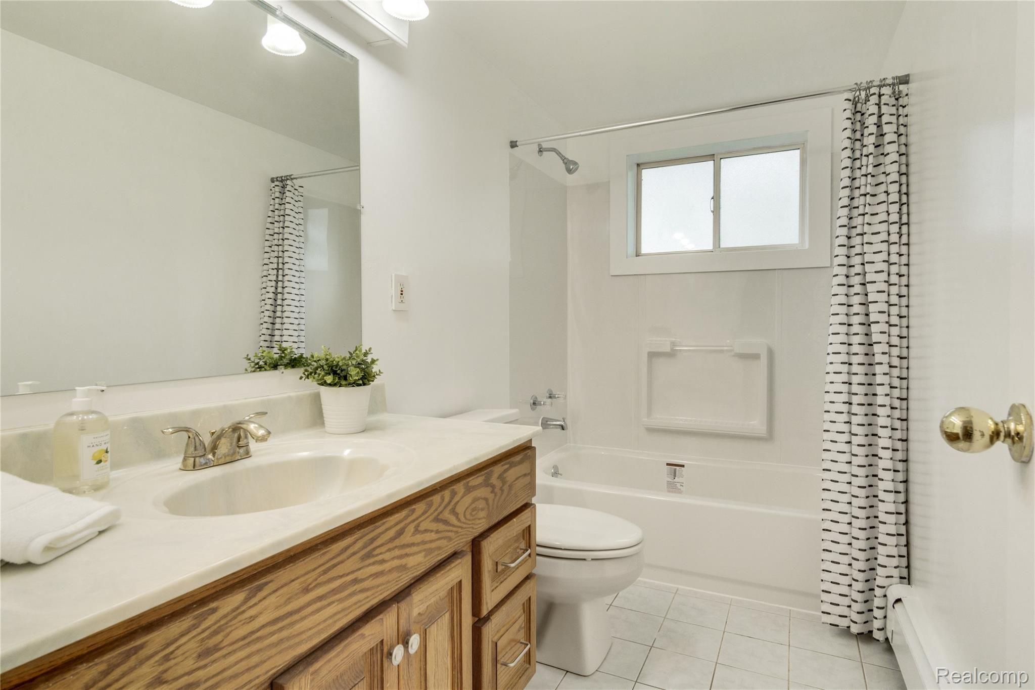 15272 Worden Road Holly, MI 48442 - Photo 35 of 46 Interiors (45 of 45).jpg